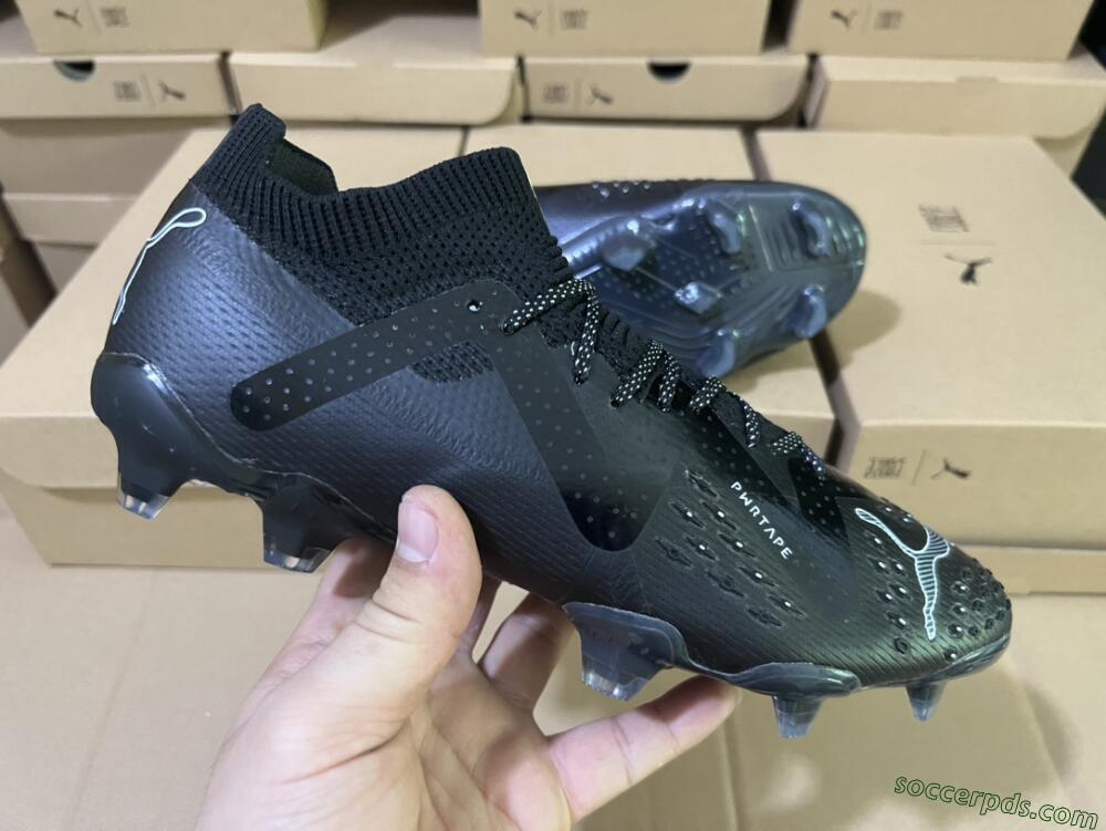 Puma Future Ultimate FG Low-Tops Football Boots - Black/White