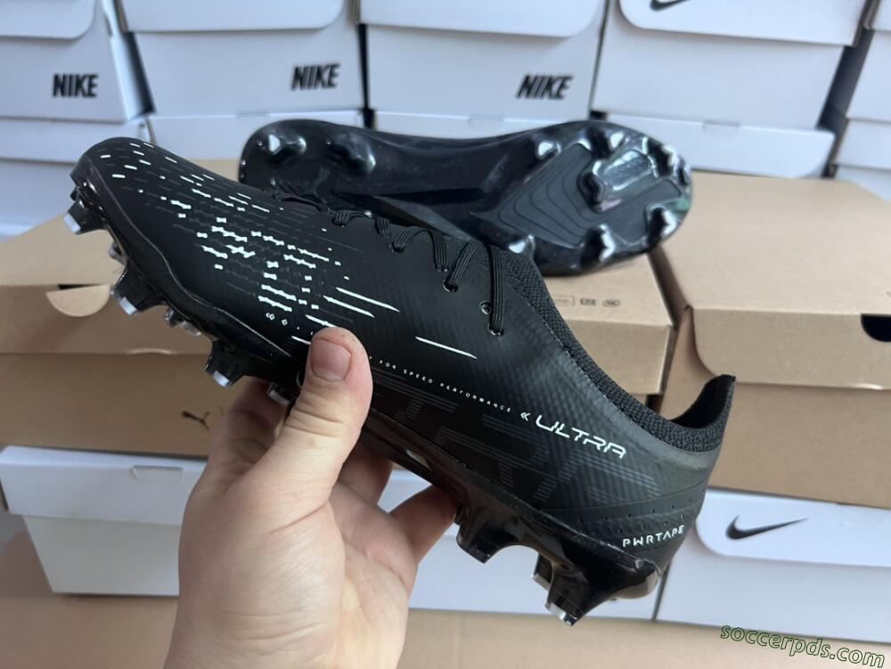 Puma Ultra Ultimate FG Low-Tops Football Boots - Black/Whtie