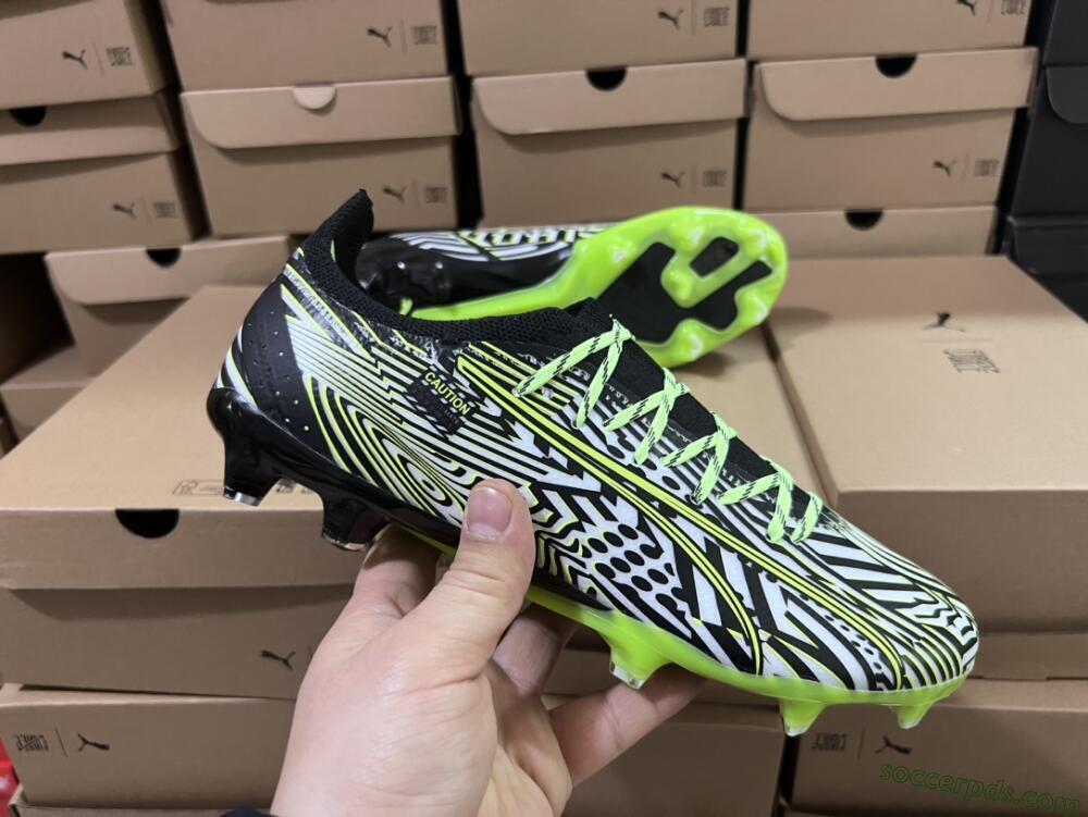 Puma Ultra Ultimate FG Low-Tops Football Boots - White/Black/Green