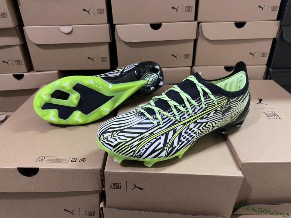 Puma Ultra Ultimate FG Low-Tops Football Boots - White/Black/Green