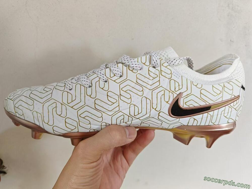 Nike Tiempo Legend 10 Elite FG Low-Tops Football Boots - White/Gold/Black