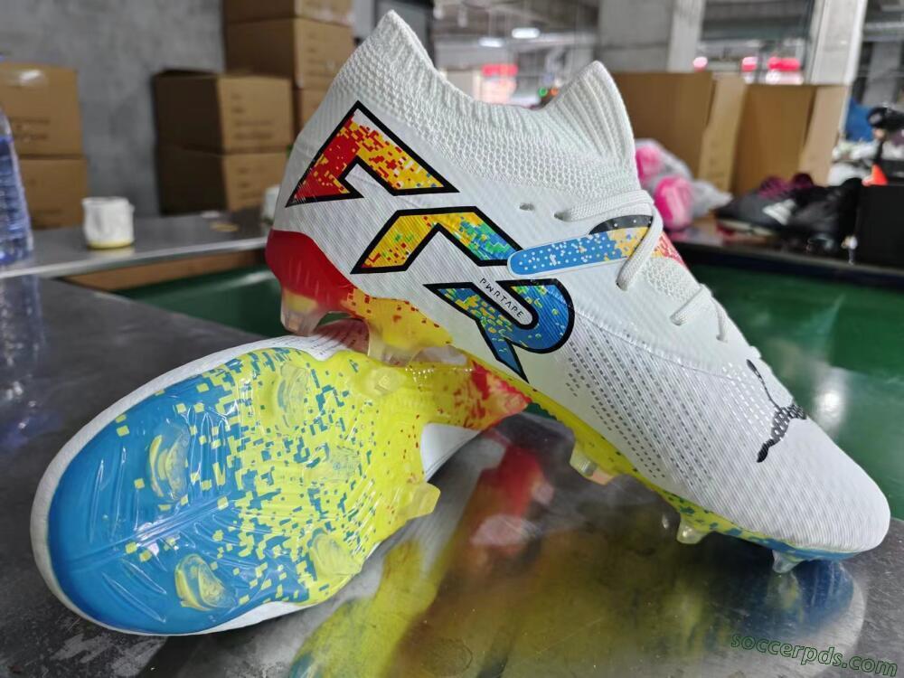 Puma Future Ultimate FG Low-Tops Football Boots - White/Blue/Red