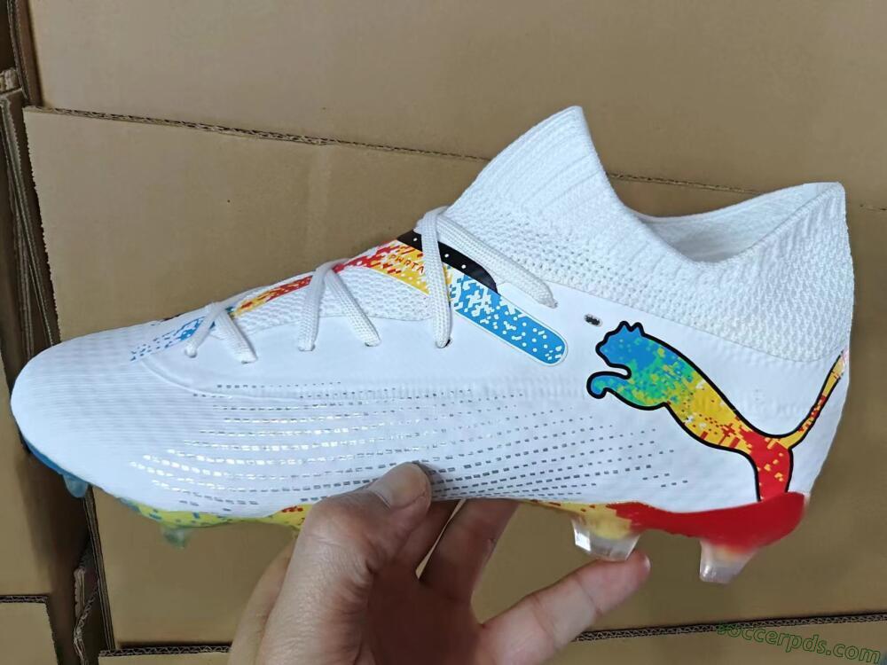Puma Future Ultimate FG Low-Tops Football Boots - White/Blue/Red