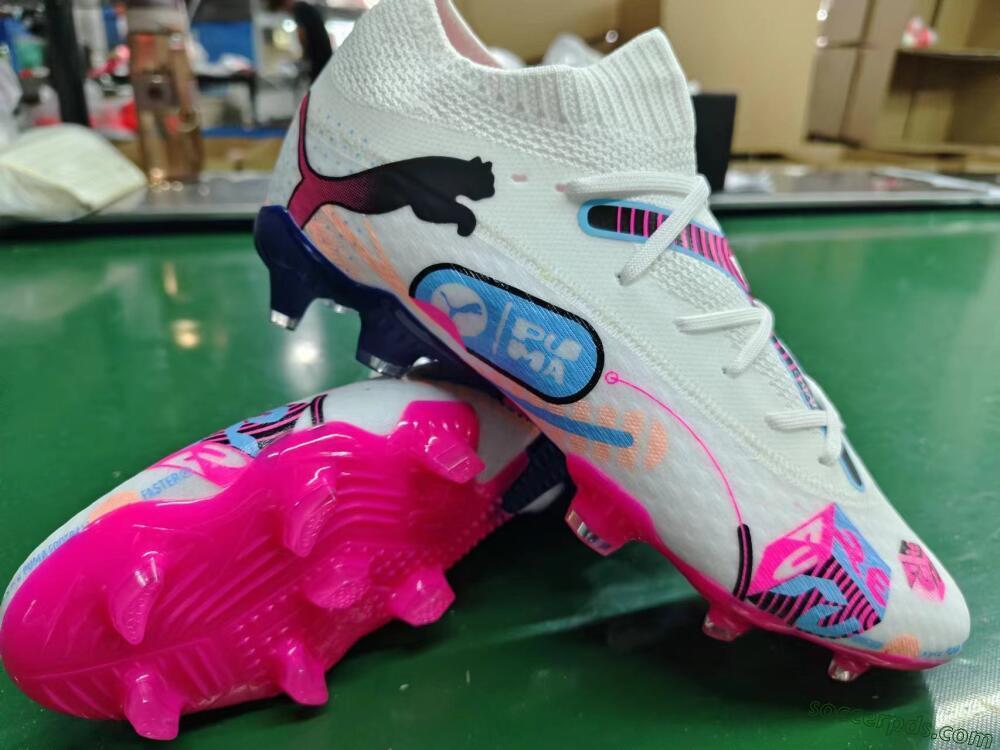 Puma Future Ultimate FG Low-Tops Football Boots - White/Blue/Black/Pink