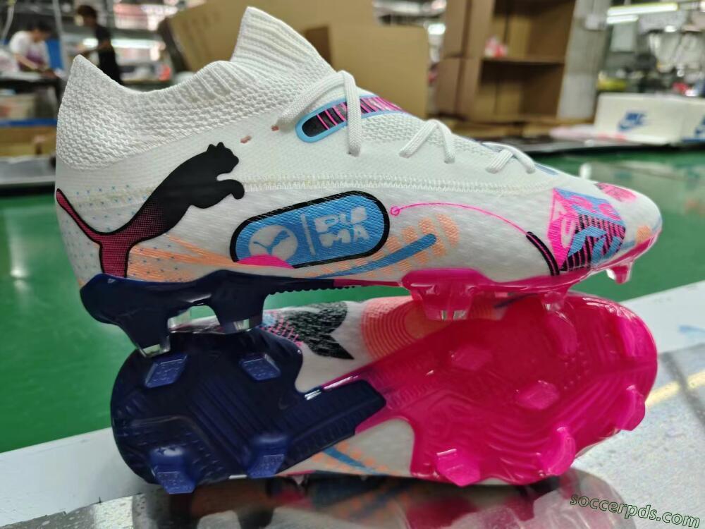 Puma Future Ultimate FG Low-Tops Football Boots - White/Blue/Black/Pink