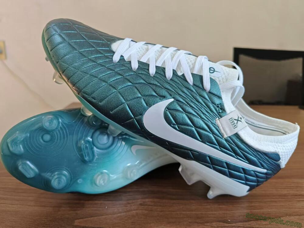 Nike Tiempo Legend 10 Elite FG Low-Tops Football Boots - Jade/White