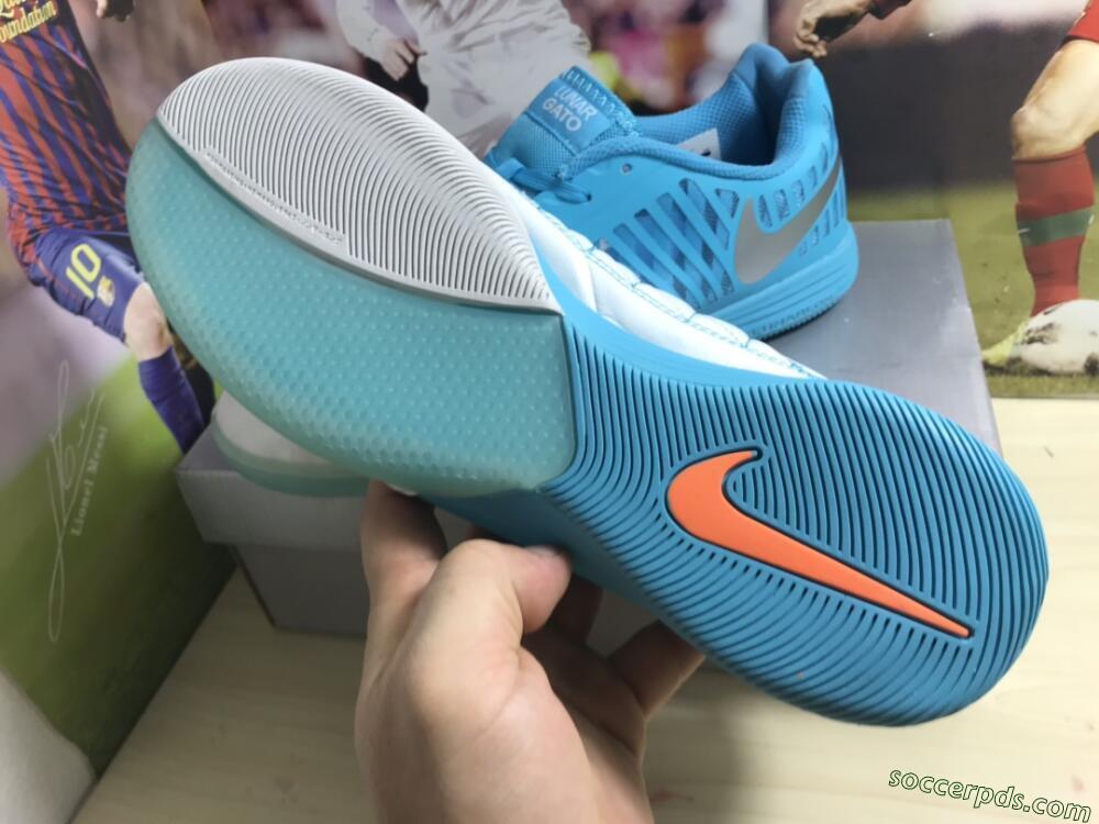 Nike Lunar Gato 2 IC Low-Tops Football Shoes - White/Blue/Silver