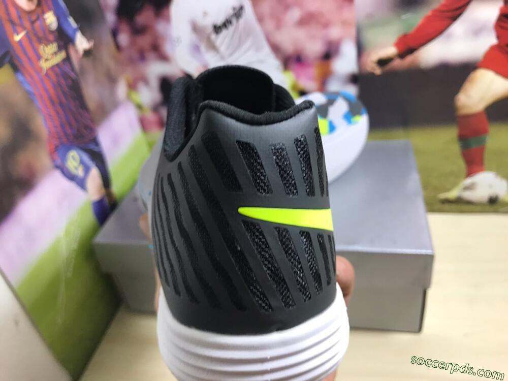 Nike Lunar Gato 2 IC Low-Tops Football Shoes - Black/Blue/Yellow