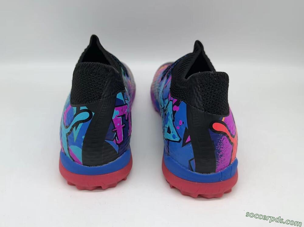 Puma Future Ultimate TF Low-Tops Football Shoes - Black/Pink/Blue