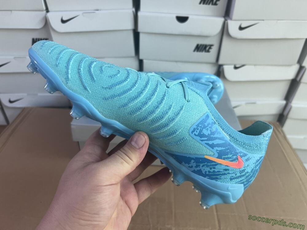 Nike Phantom Luna Elite AG Low-Tops Football Boots - Jade/Pink/Yellow