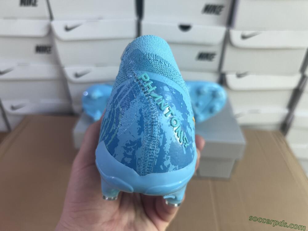 Nike Phantom Luna Elite AG Low-Tops Football Boots - Jade/Pink/Yellow
