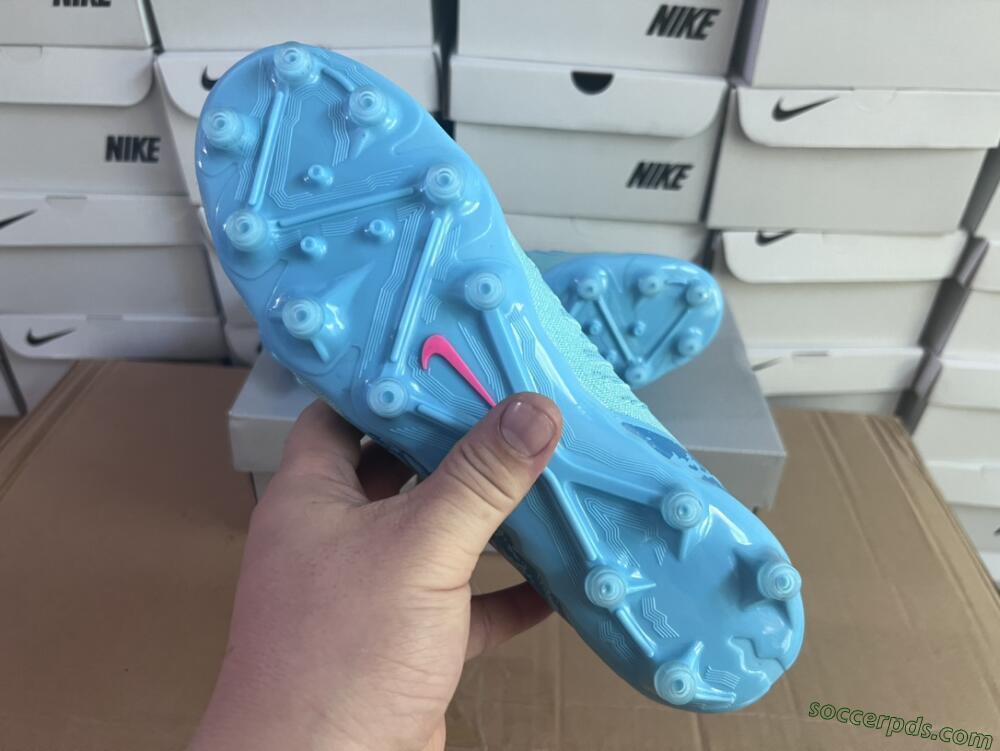 Nike Phantom Luna Elite AG Low-Tops Football Boots - Jade/Pink/Yellow