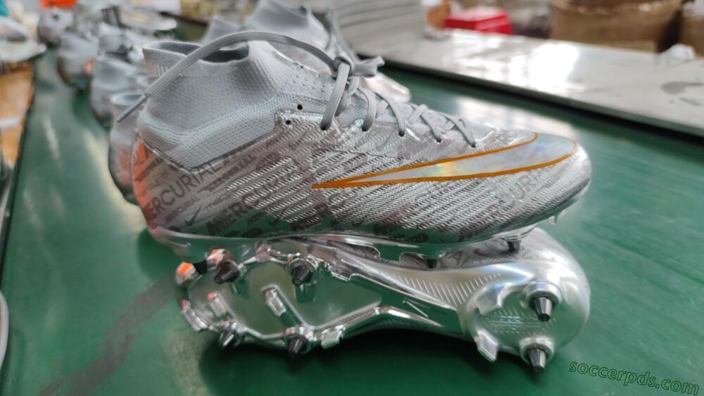 Nike Air Zoom Mercurial Superfly 9 Elite SG High-Tops Football Boots - Silver/Gold