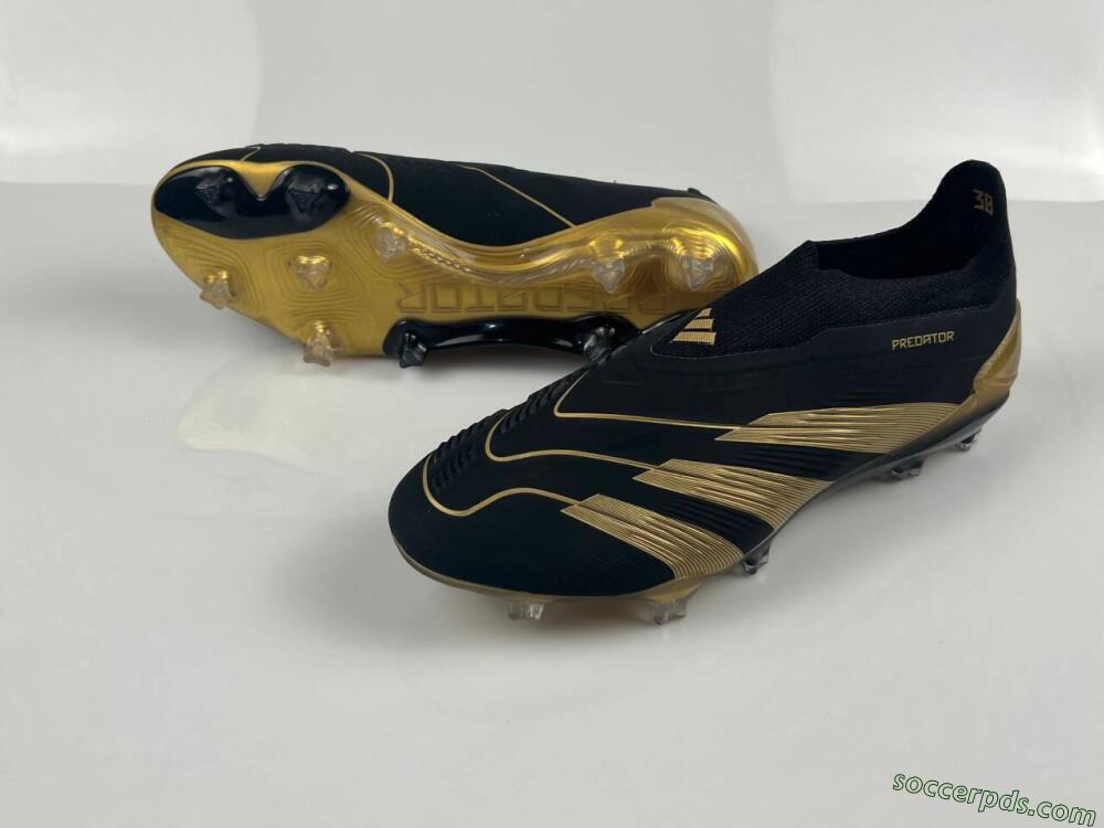 Adidas Predator Accuracy+ Laceless FG Low-Tops Football Boots - Black/Gold