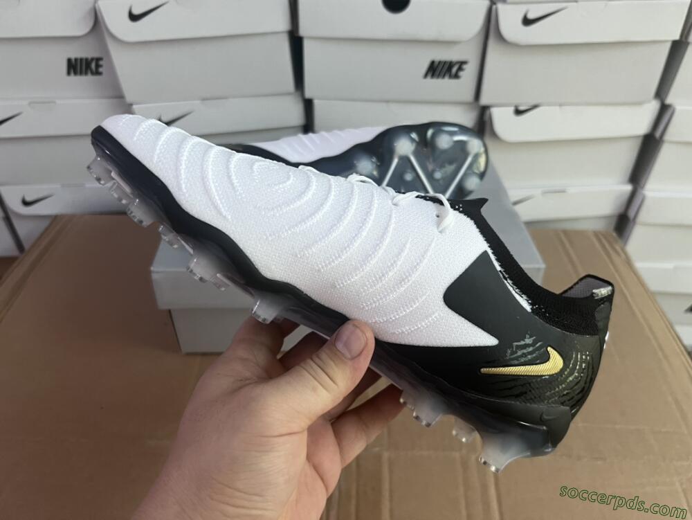 Nike Phantom Luna Elite AG Low-Tops Football Boots - White/Black/Gold