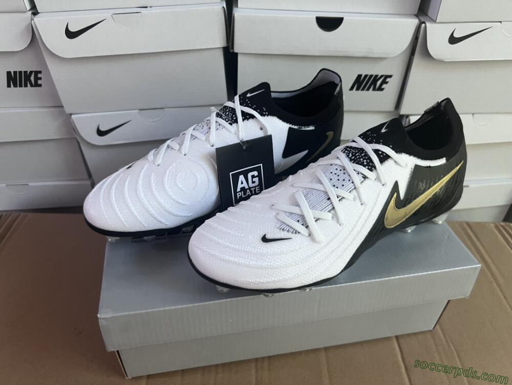 Nike Phantom Luna Elite AG Low-Tops Football Boots - White/Black/Gold