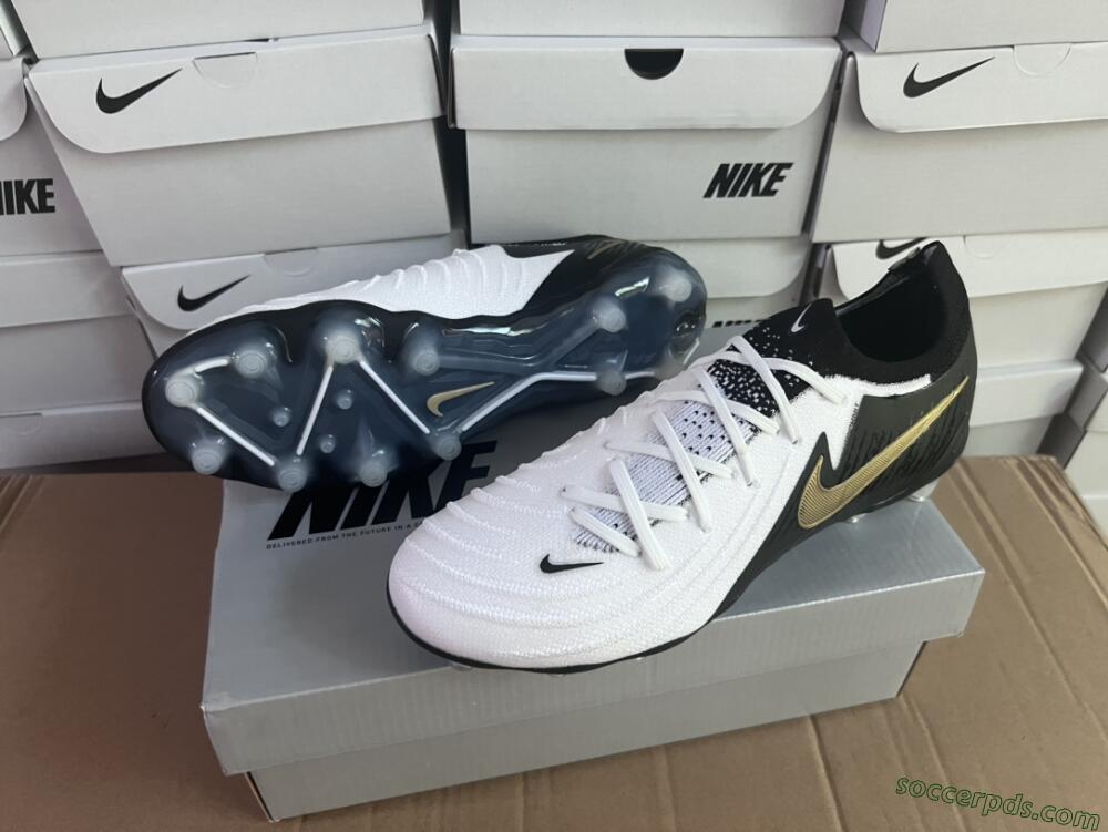 Nike Phantom Luna Elite AG Low-Tops Football Boots - White/Black/Gold