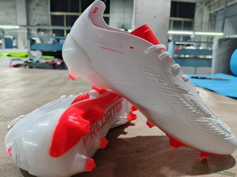 Adidas Predator Accuracy.1 FG Low-Tops Football Boots - Beige/White/Red