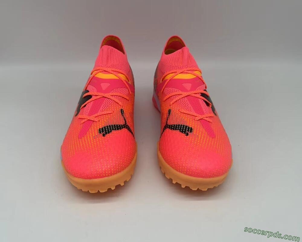 Puma Future 7 Ultimate TF Low-Tops Football Shoes - Pink/Black/White