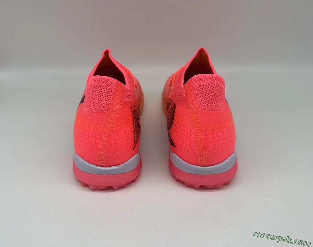Puma Future 7 Ultimate TF Low-Tops Football Shoes - Pink/Black/White