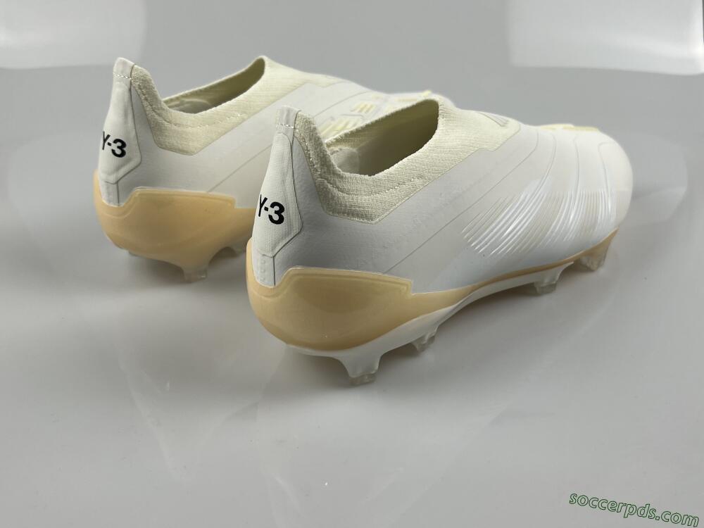 Adidas Predator Accuracy+ Laceless FG Low-Tops Football Boots - White/Beige