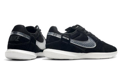 Nike Street Gato IC Low-Tops Football Shoes - Black/White