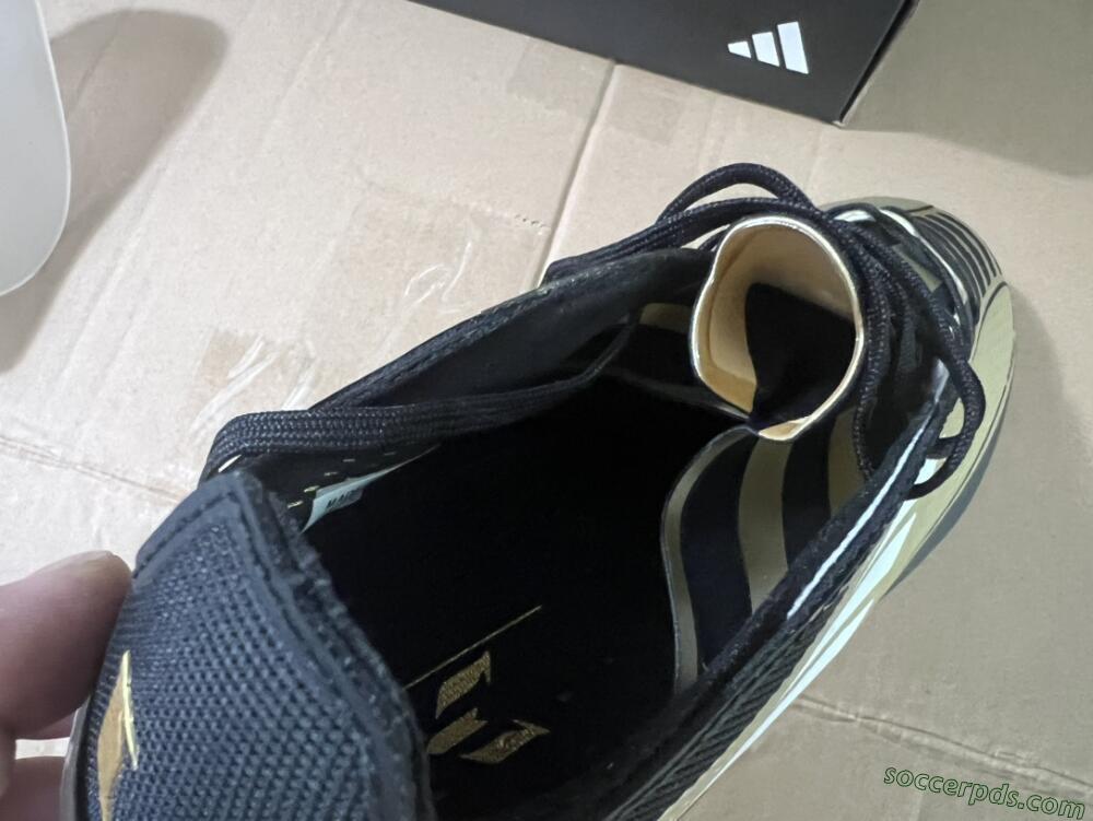 Adidas F50 Adizero Messi FG Low-Tops Football Boots - Gold/White/Black