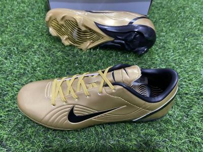 Ronaldo x Nike R9 Mercurial Vapor 3 FG Low-Tops Football Boots - Gold/Black