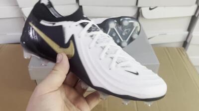 Nike Phantom Luna Elite AG Low-Tops Football Boots - White/Black/Gold