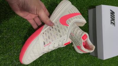 Nike Lunar Gato 2 IC Low-Tops Football Shoes - Beige/Pink