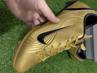 Ronaldo x Nike R9 Mercurial Vapor 3 FG Low-Tops Football Boots - Gold/Black