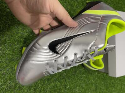 Ronaldo X Nike R9 Mercurial Vapor 3 FG Low-Tops Football Boots - Silver/Black/Yellow