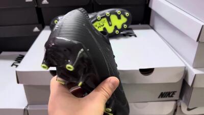 Nike Air Zoom Mercurial Vapor 15 Elite AG Low-Tops Football Boots - Black