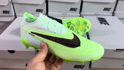 Nike Phantom GX Elite FG Low-Tops Football Boots - Green/Black/Gold