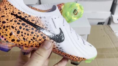 Nike Phantom Luna Elite FG Low-Tops Football Boots - Grey/Orange/Black